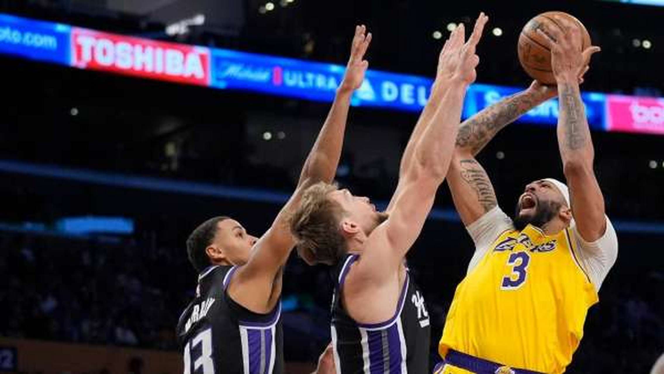 包含NBA球队将前往欧洲进行季前冲刺的词条