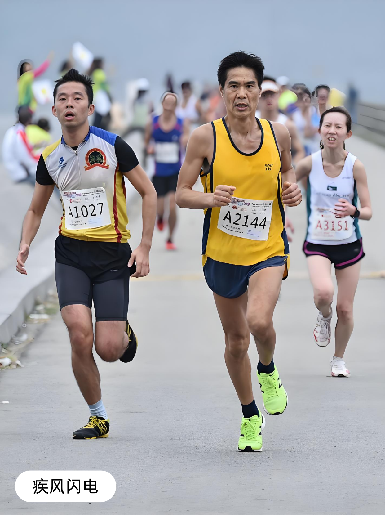 肯尼亚长跑运动员勇夺冠军，展现耐力与毅力的简单介绍
