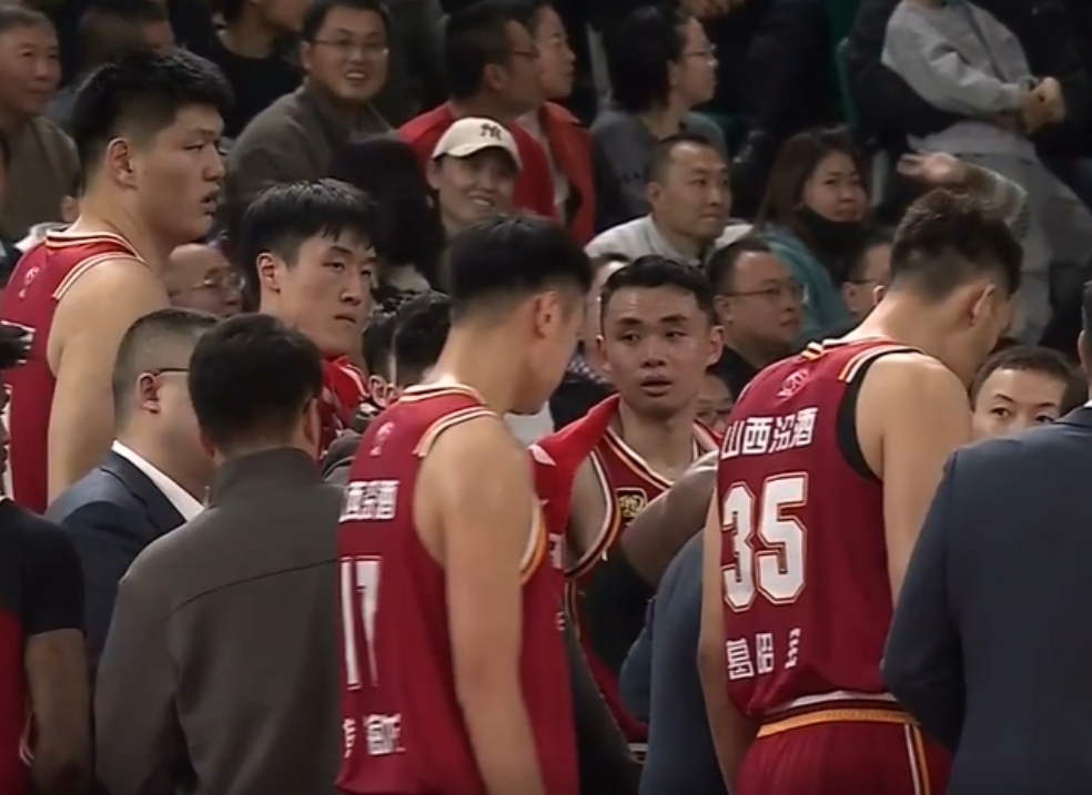 山西队再登榜首，多点开花壮志凌云青云直上